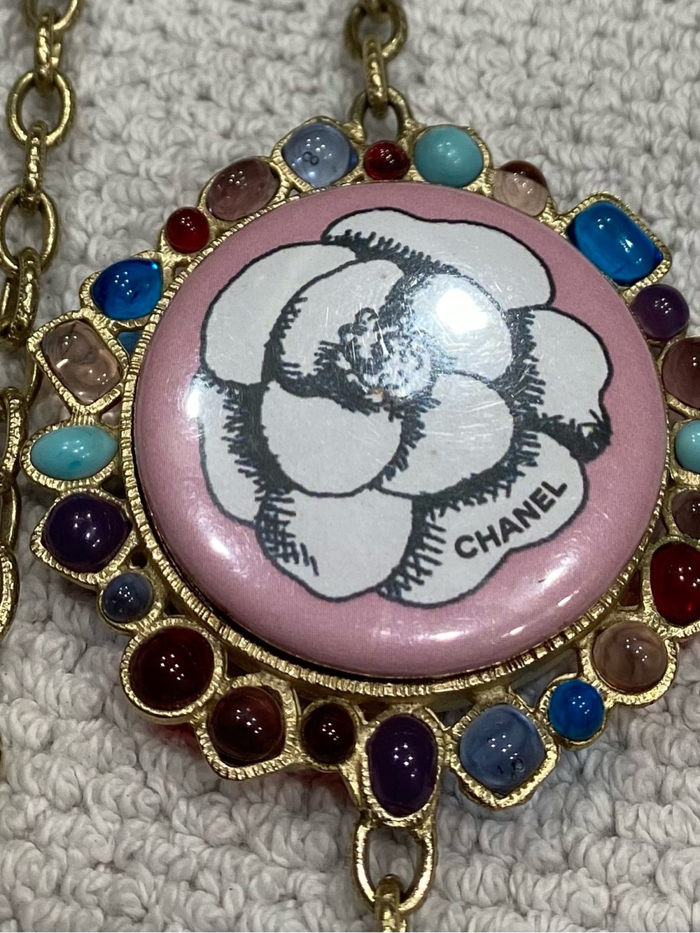 CHANEL Gold-Tone Long Necklace with Pink and White Camellia Medallions - Picture 3 of 4